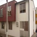VENDO HERMOSA CASA