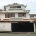 Bonita casa de 3 pisos  —  Azuay/Cuenca