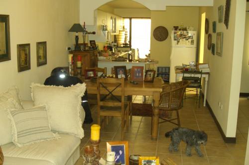 DUE�O VENDE CASA EN SANTO DOMINGO DE OPORTUNIDAD