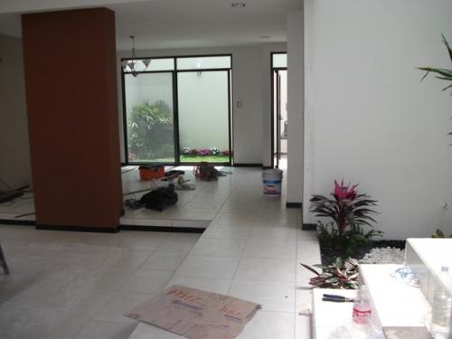 PRECIOSA CASA MINIMALISTA CON ACABADOS DE LUJO