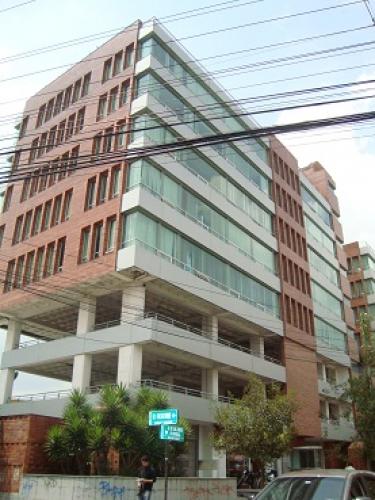 CONSULTORIO DE ARRIENDO CLINICA PICHINCHA. QUITO 
