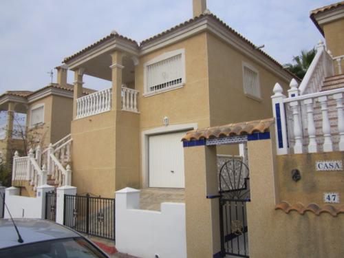 Torrevieja, chalet independiente con vistas al mar-108.000�