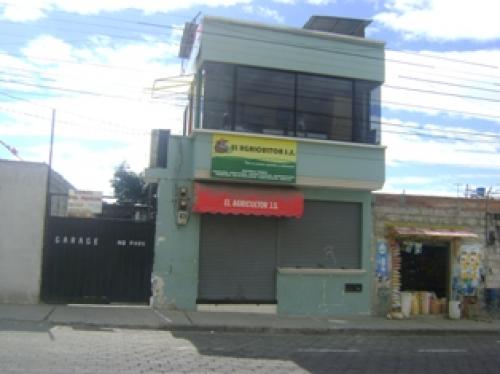 SE VENDE BONITA CASA A UNA CUADRA DE LA PLAZA DE PONCHOS  � Otavalo