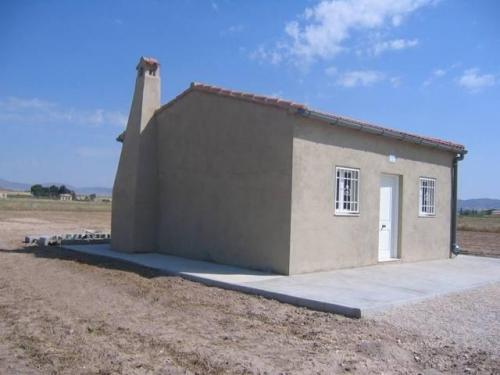 Peque�a casa en el campo de obra reciente de 46m2