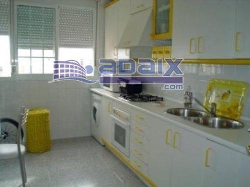 Piso de 3 dormitorios salOn ba�o cocina de gran dimensiOn