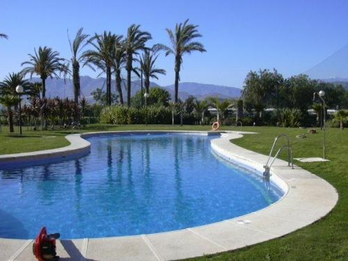 Chalet en Motril zona Playa Granada: 4habitaciones 4 ba�os cocina