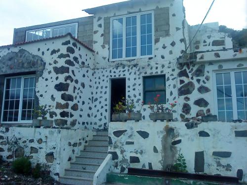 BONITA CASA CON FINCA DE 10000M2