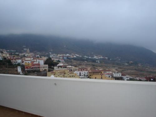 ALQUILER ATICO SIN MUEBLES  (COCINA EQUIPADA)