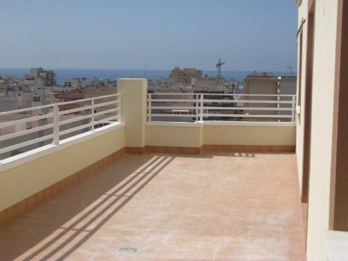 Atico los molinos 2 dormitorios amueblado con vistas al mar 