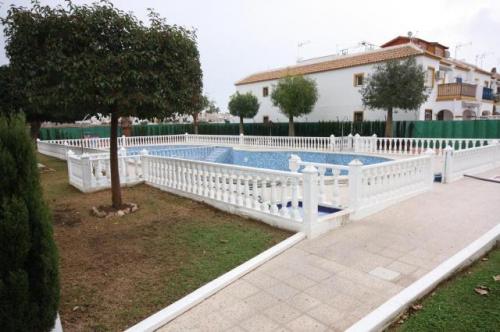 TORREVIEJA GRAN BUNGALOW PLANTA BAJA 3 HABS 96.000 EUROS 