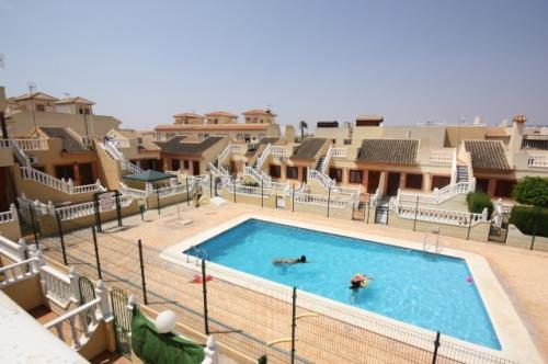 TORREVIEJA,BUNGALOW 2 HABS,PISCINA 59.000 EUROS. 