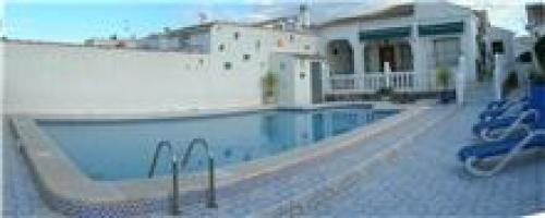 CHALET EN  LA SIESTA (TORREVIEJA)