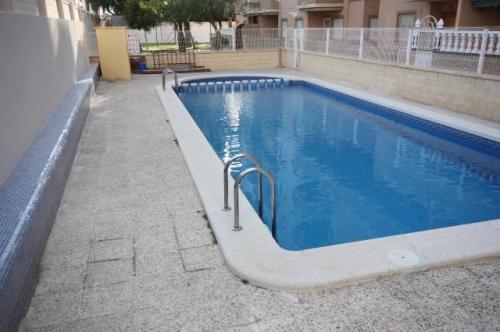 TORREVIEJA,2 HABS 57.000 EUROS,PISCINA TERRAZA…. 