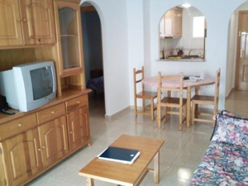 Torrevieja, céntrico, 62.500.-€ 2 dormitorios amueblado.