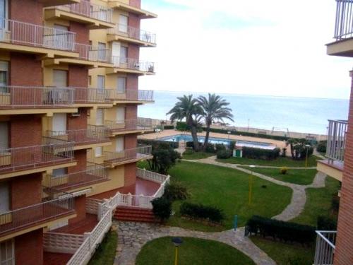 PRIMERA LINEA DE PLAYA. APARTAMENTO EN DENIA