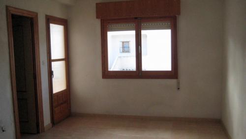 BUNGALOW DE 2 DORMITORIOS EN ZONA RESIDENCIAL 