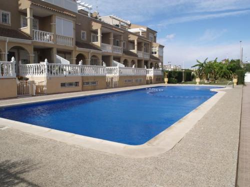 TORREVIEJA, LA ZENIA, DUPLEX 3 DORMITORIOS, 3 BAÑOS 122.000.