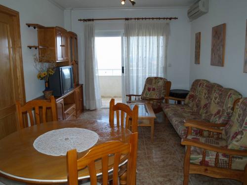 TORREVIEJA, VISTAS AL MAR, MUY CERCA DE LA PLAYA, CON GARAJE 132.000