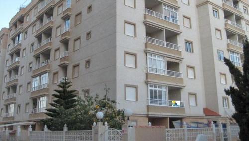 PISO EN EL CENTRO COMERCIAL HABANERAS