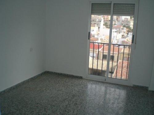 En venta atico con ascensor y terraza de 25 m2.