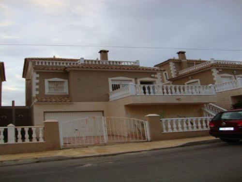 Chalet en venta en San Miguel de Salinas vivienda de