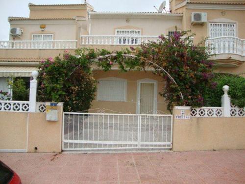 Bungalow en venta en Rojales en urbanizacion privada. Vivienda con