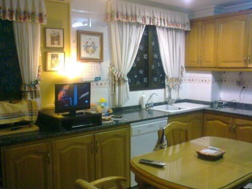 Fantastica vivienda para entrar a vivir amueblada y equipada. Con