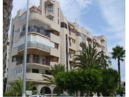 Piso en venta en Torrevieja con vistas laterales al mar