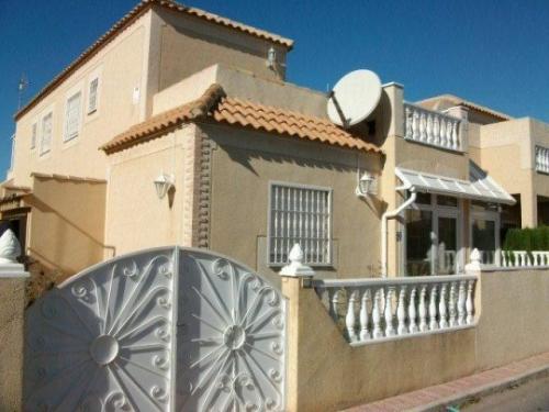 Bungalow en venta en urbanizacion a 4 km de Torrevieja
