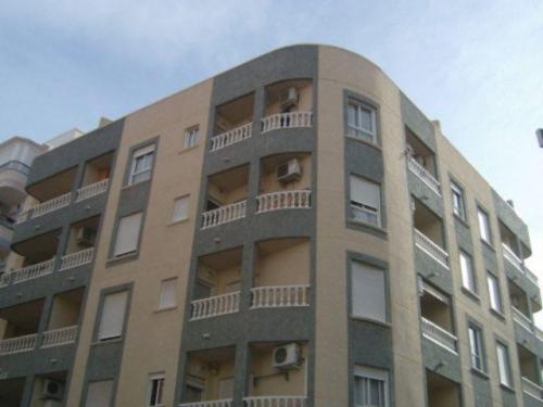 Piso en venta en centro de Torrevieja. Piso muy luminoso