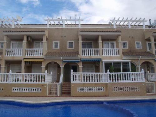 Casa unifamiliar en venta en Orihuela Costa. La vivienda esta