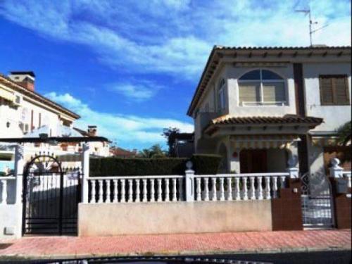 Piso en venta Torrevieja en urbanizacion las Barcas jardin de