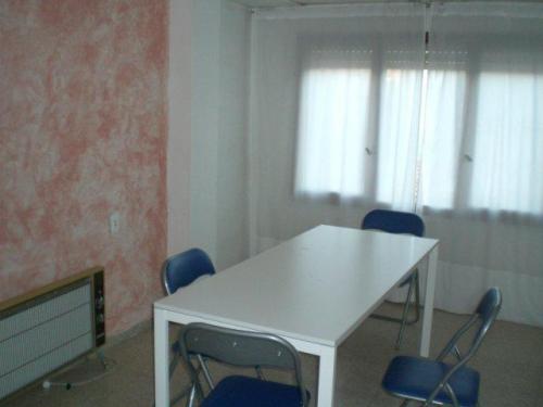 Piso en el centro de la ciudad semireformado. Todo exterior