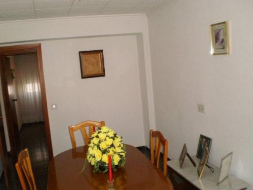 Piso 3 con ascensor. 86m2 con 4 dormitorios 1 Baño