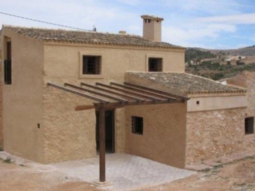 Casa de Campo pareada de 111m2 totalmente reformada. Consta de