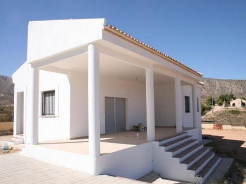 Casa de campo de nueva construcciOn; 160m2. Parcela de 10.319m2