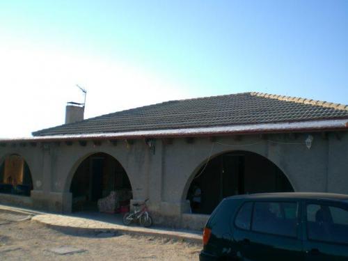 Chalet a 5 min de Elda y Sax. Dos viviendas