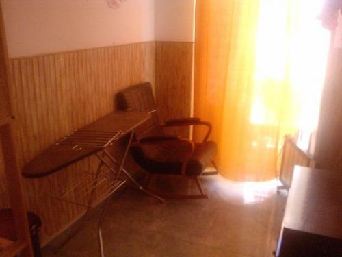 Vivienda semireformada economica dispone de 3 dormitorios baño salon y