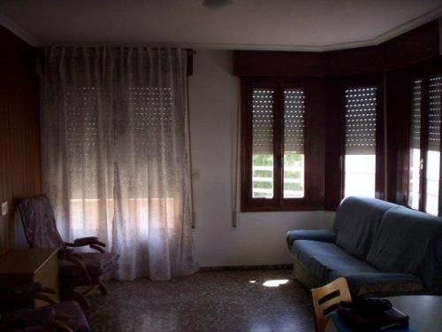 Vivienada muy amplia de 130 m2 un piso por planta.