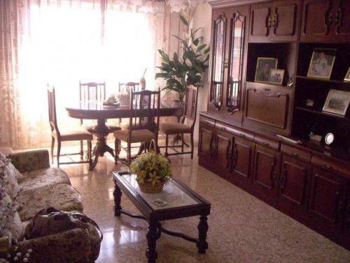 Piso en zona Residencial tranquila a un paso del centro.bien