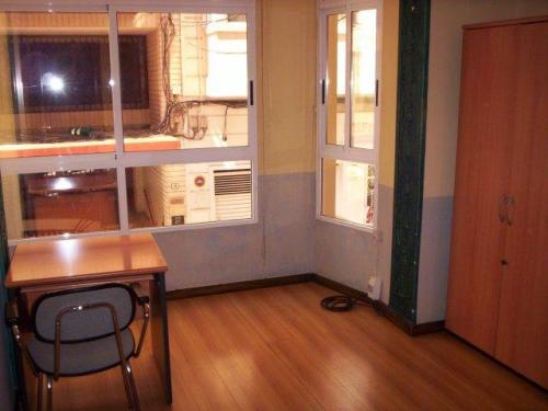 Amplia oficina en primer piso entrada indemendiente totalmente preparada con