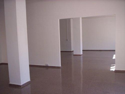 Fantastico local de 145 m2 con dos baños 3 escaparates
