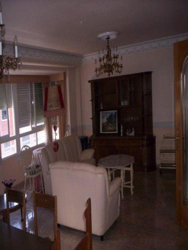 GRAN OPORTUNIDAD .atico Seminuevo con 40 m2 de Salon fantasticas