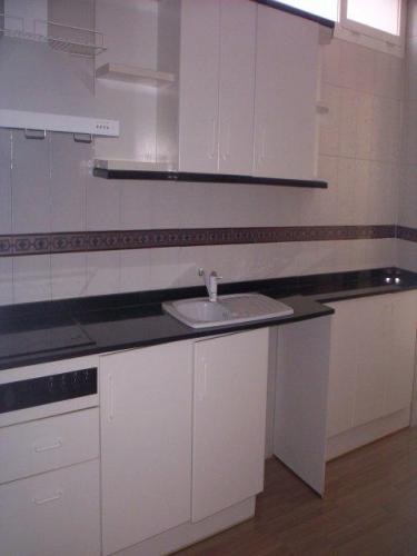 Vivienda semi nueva muy centrica amplia con garaje directo 3