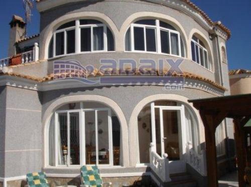 Precioso chalet en torrevieja en perfecto estado doble pare con