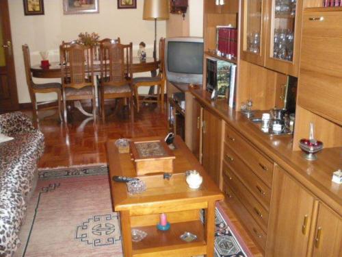 PISO EN VENTA EN GIJON. DOS DORMITORIOS. ES UN TERCERO