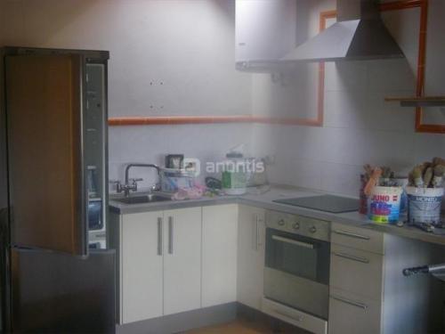 Se alquila atico muy luminoso por la mañana da luz