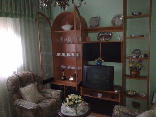 SE VENDE CASA PARA ENTRAR A VIVIR CON CALEFACCION Y