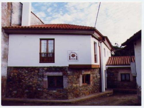 SE ALQUILA CASA RURAL AMUEBLADA Y COMPLETAMENTE EQUIPADA CON HORREO