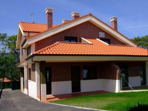 SE VENDEN DOS CHALETS PAREADOS DE CUATRO Y TRES HABITACIONES